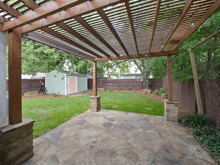 206 W High Ave — Photo 26