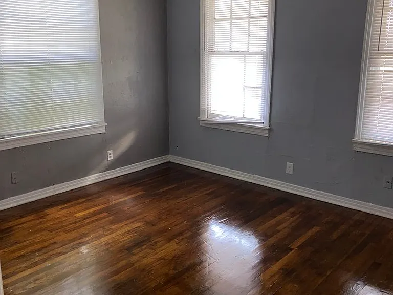 2714 Dupont St — Photo 8