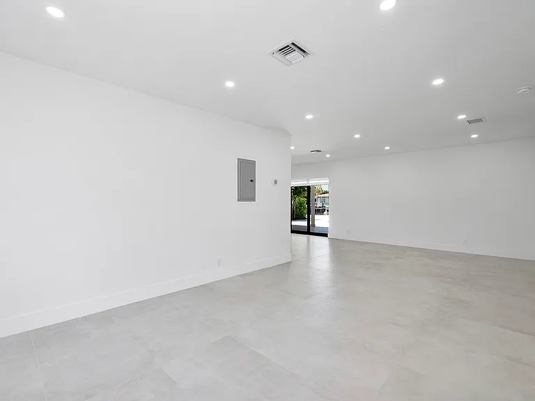 1891 SE 5th Ct — Photo 9