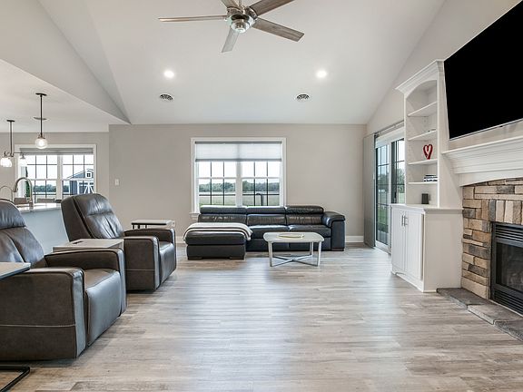 4th image of 204 S McMinn Rd