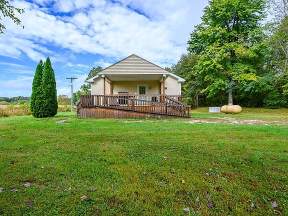 3rd image of 312 Daniels Ln