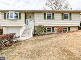 3202 Ridgeway Rd, Harrisburg, PA 17109