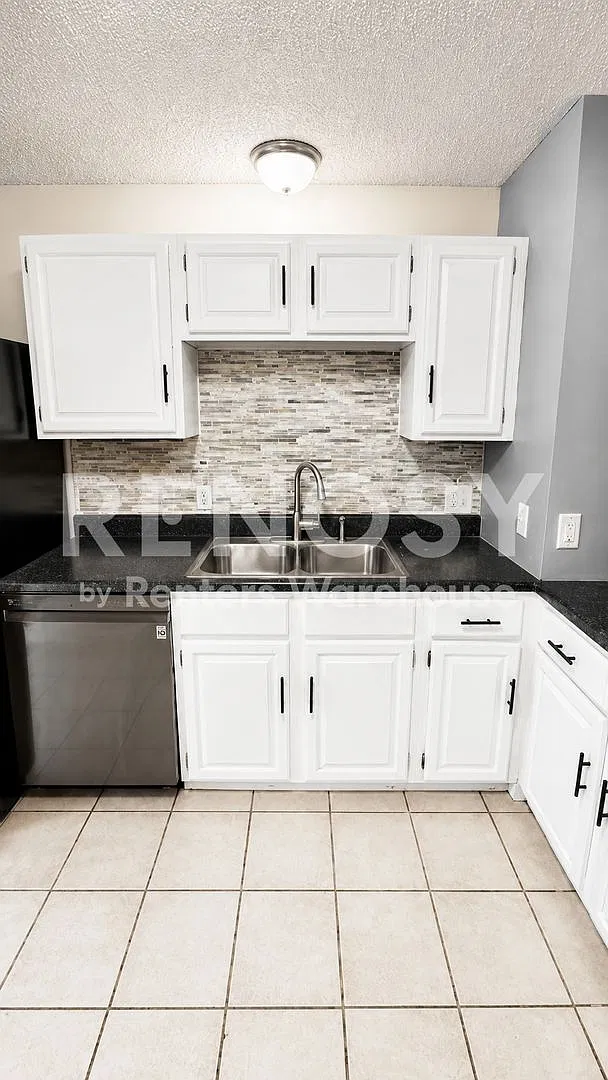 Available Now - $2,300/Month | Spacious 3BR/2BA Twin Home in Eden Prairie — Photo 3