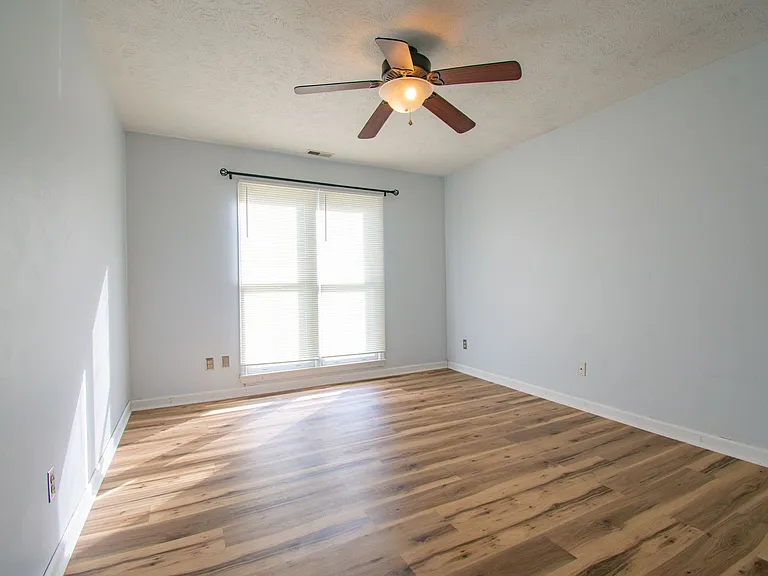 6839 Shawcross Ln — Photo 16