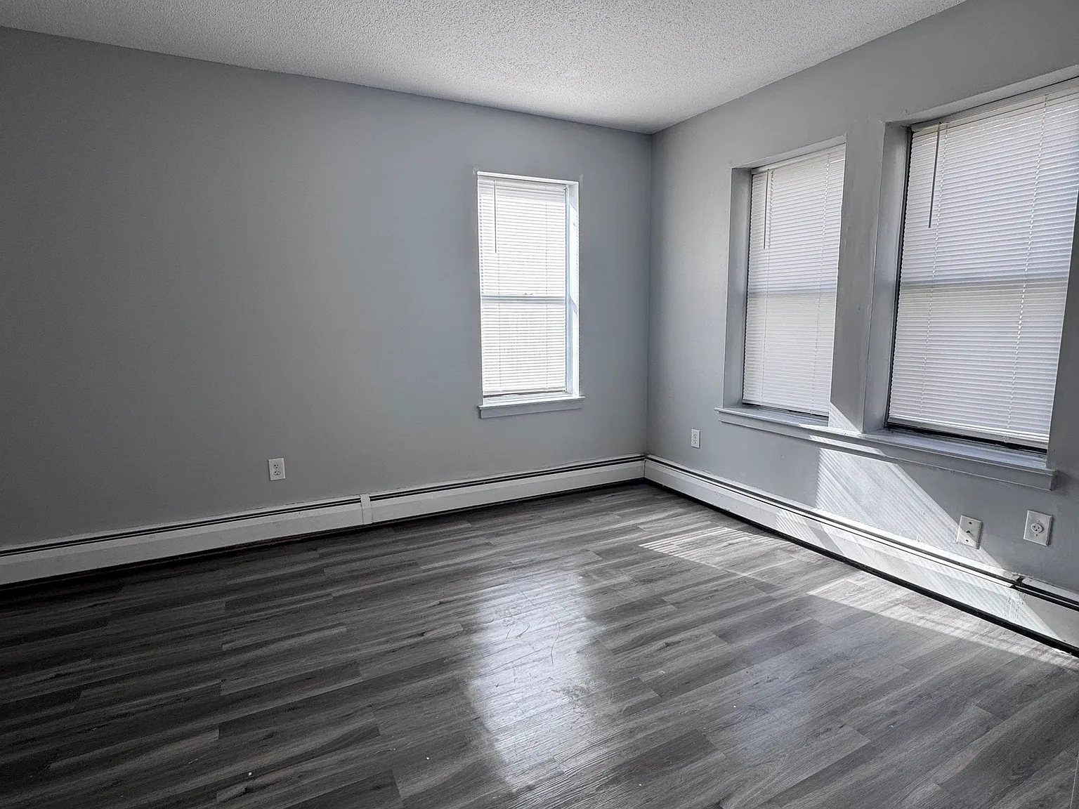 1 bed, 1.0 bath, 700 sqft, $1,250 — Photo 2