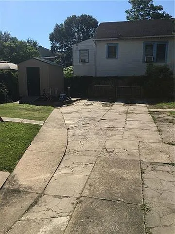 129 N Alexander St — Photo 39