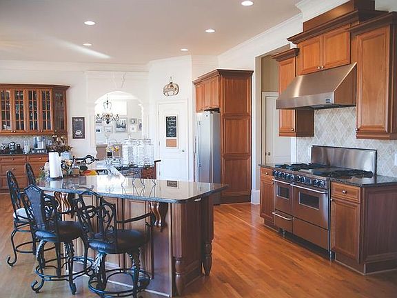 5th image of 4310 Bronte Ln