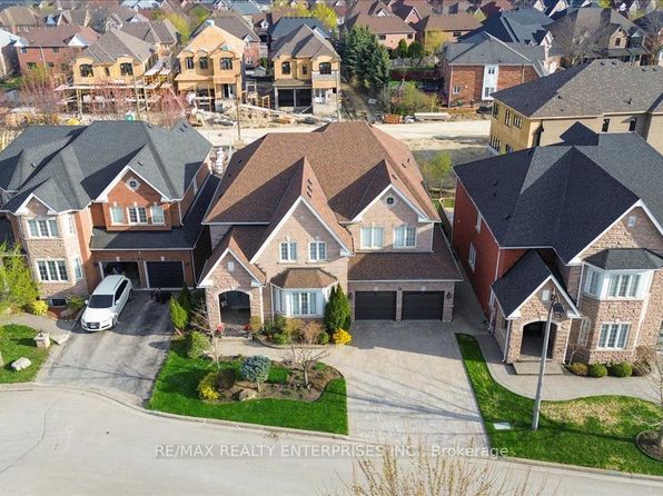18 Southcrest Ct, Brampton, ON L6P 1T6