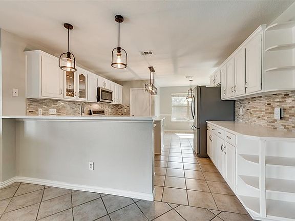 3rd image of 4901 Silverweed Dr