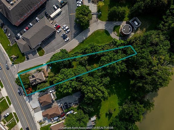 4th image of 266 Grand Ave W