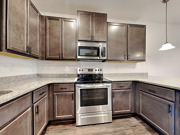 4th image of 478 Rock Crest Dr