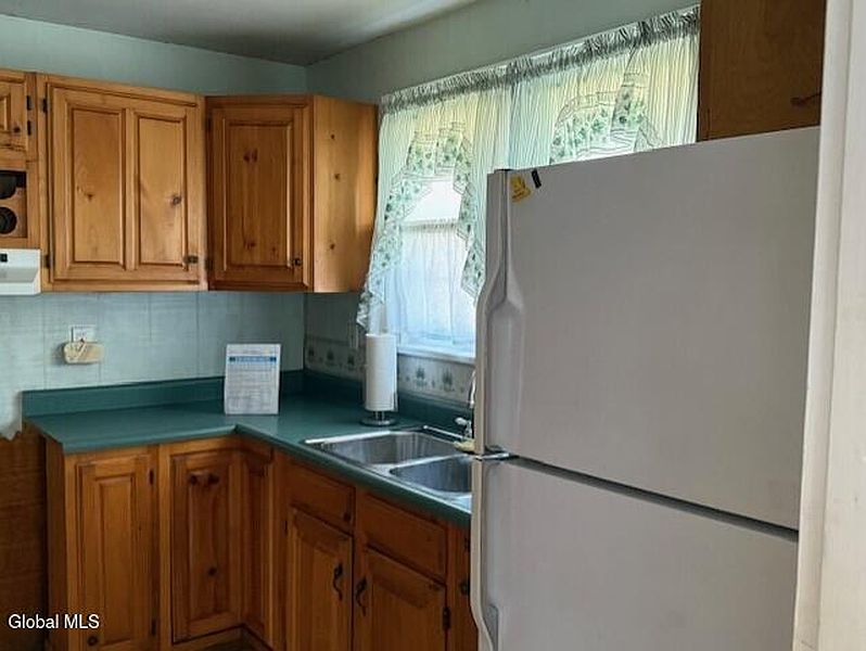 2nd image of 29 Russell Avenue