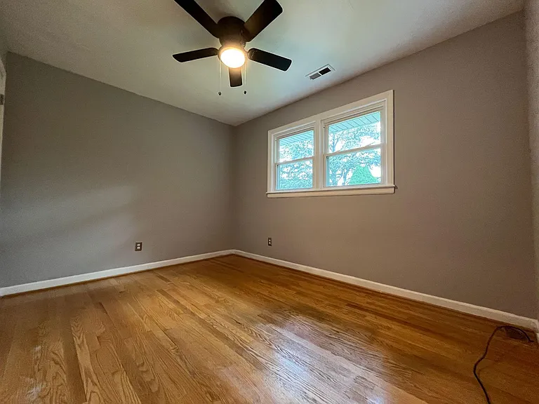 2641 Parkview Dr — Photo 10