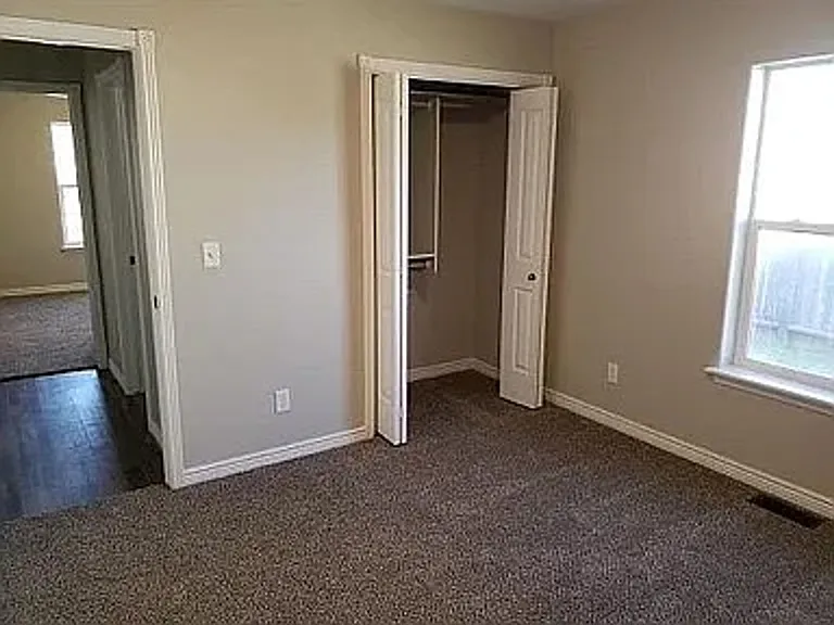 1421 Cayuse Creek Dr — Photo 11