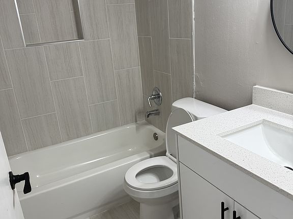 5th image of 1850 N Congress Ave APT 207