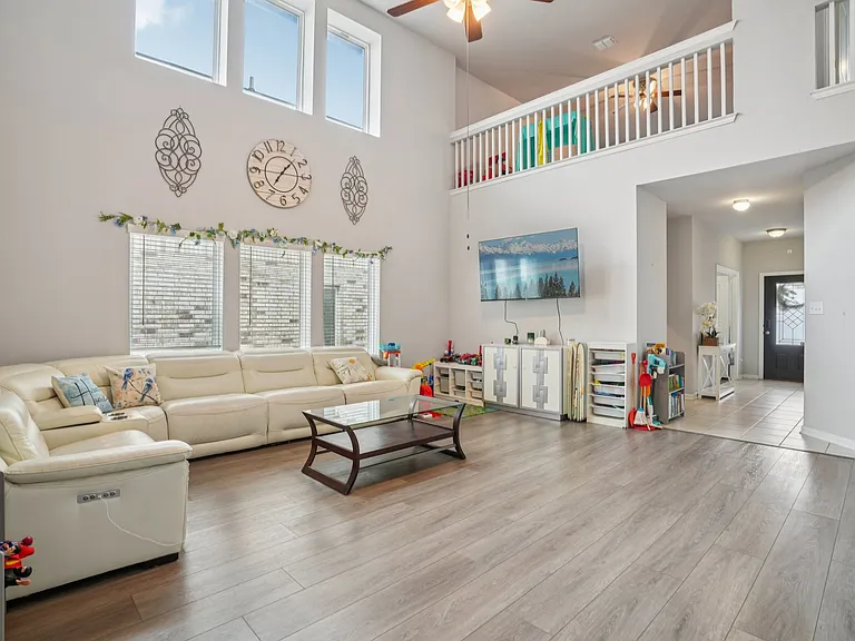 8915 Portobello Way — Photo 20