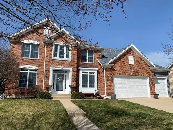 40W136 Carl Sandburg Rd, Saint Charles, IL 60175