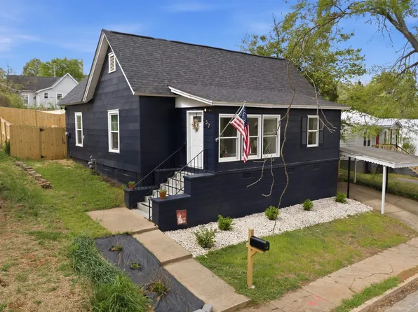 52 Bagwell Cir, Greenville, SC 29605