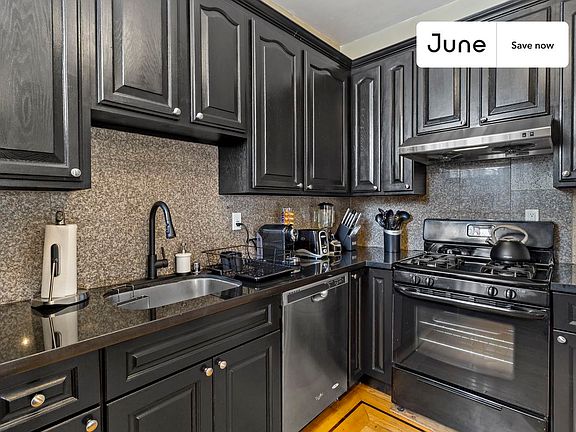 5th image of 108 Shotwell St