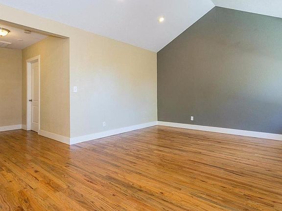 4th image of 2841 N Columbine St
