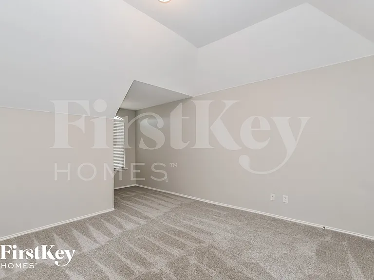 4203 Lucy Ln — Photo 8