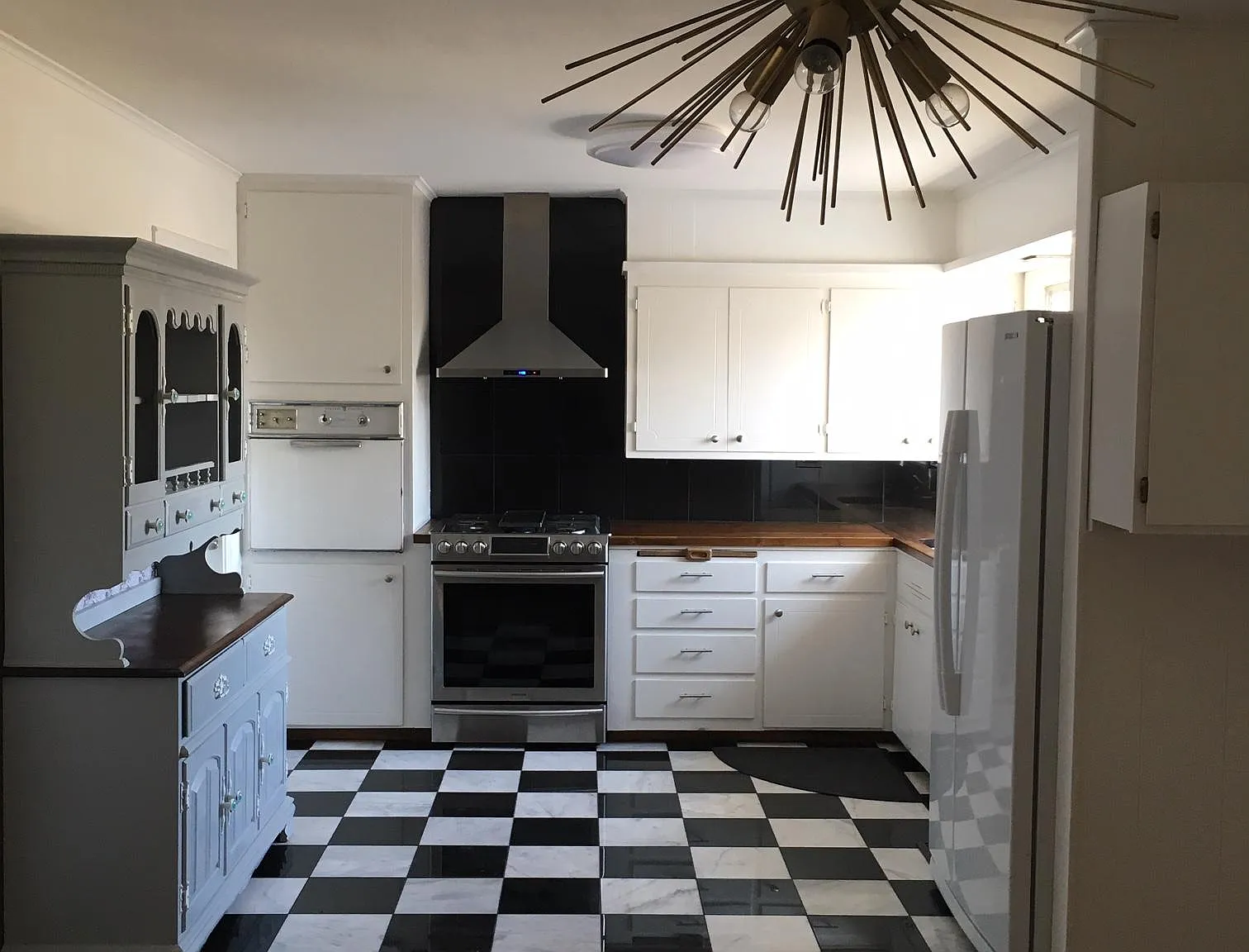 3 bed, 1400 sqft, $1,400 — Photo 4