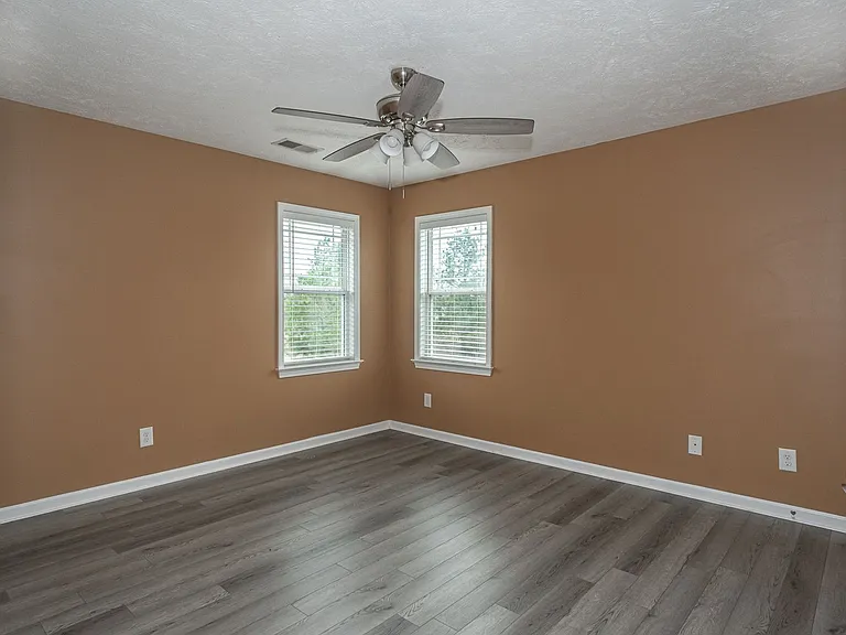 4032 Newgate St — Photo 31