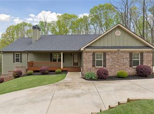 1101 Oconee Ln, Commerce, GA 30529