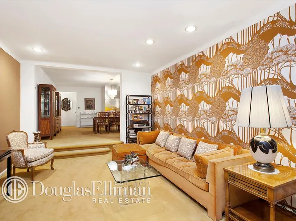 920 East 17th Street image 1 of 6