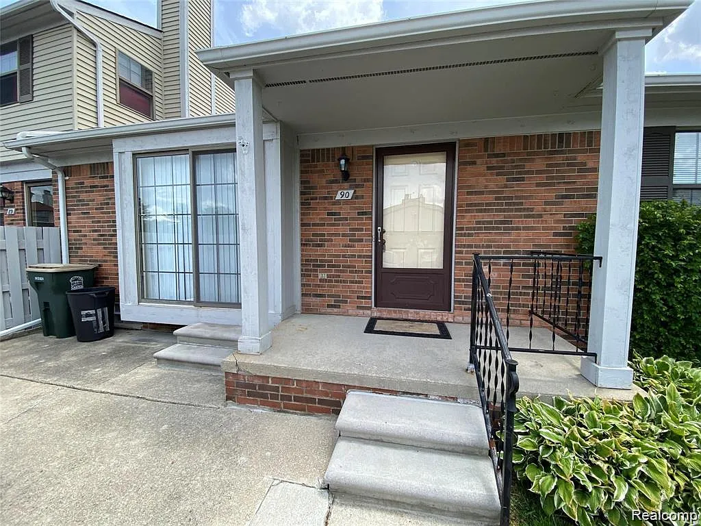 2 bed, 1.0 bath, 992 sqft, $1,700 — Photo 3