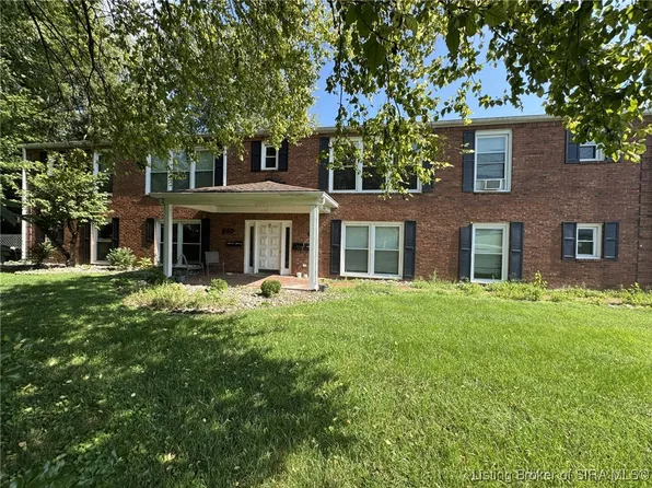 449-451 N New Albany Street, Sellersburg, IN 47172