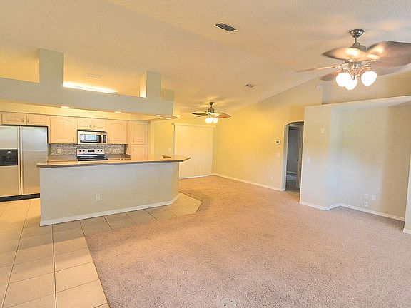 4th image of 2526 Vista Palm Dr