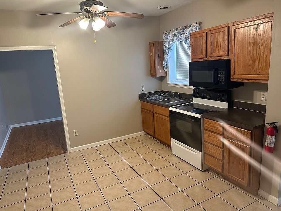 1st image of 11647 Joseph Campau St APT 6