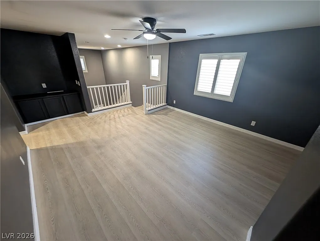 4 bed, 2.5 bath, 2601 sqft, $2,400 — Photo 3