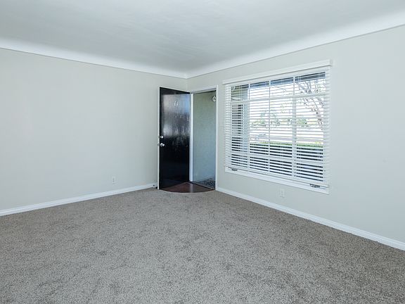 4th image of 44 N Brent St