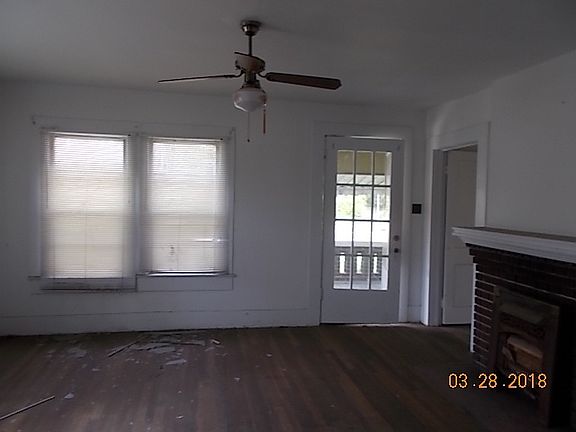4th image of 1521 E Lake Blvd