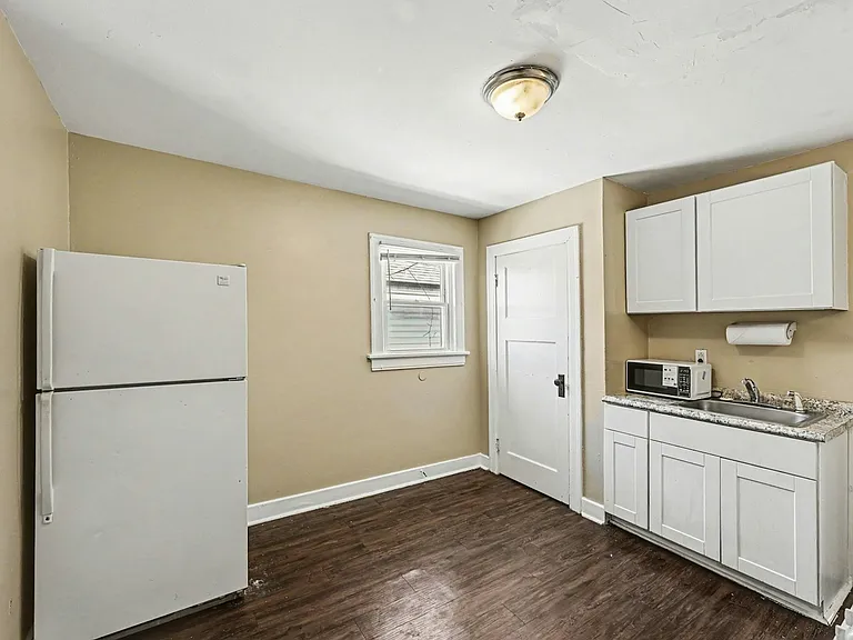 427 Kolping Ave #429 — Photo 13