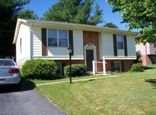 1536 Stuart St, Waynesboro, VA 22980