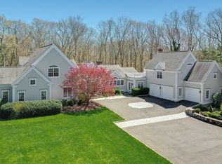 34 Louises Ln, New Canaan, CT 06840