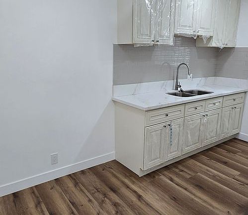 3rd image of 2641 S La Salle Ave APT 5