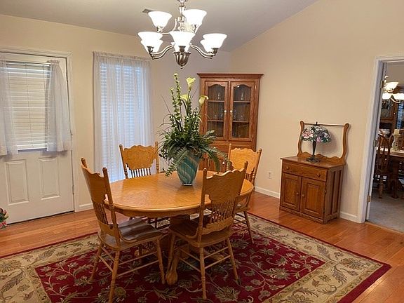 5th image of 392 Avey Cir