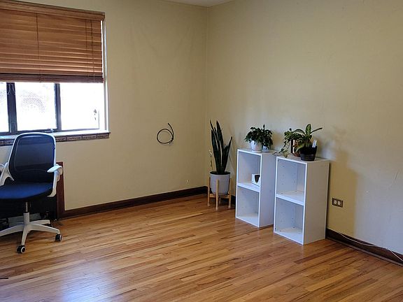 5th image of 768 Ogden St S APT 3