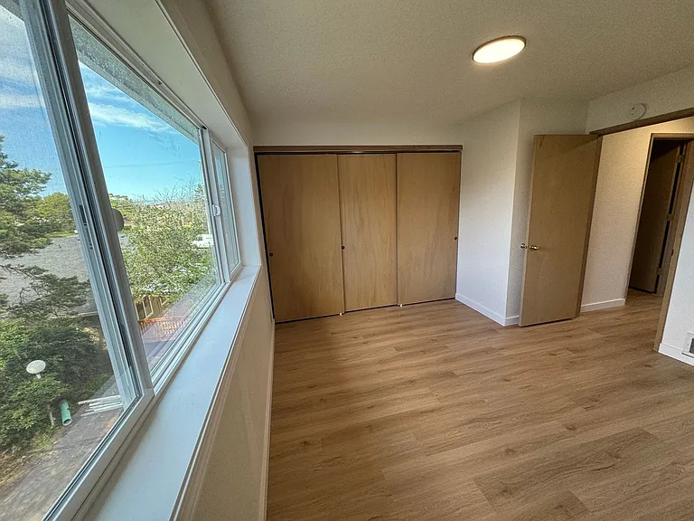 708 NE Avery St — Photo 30