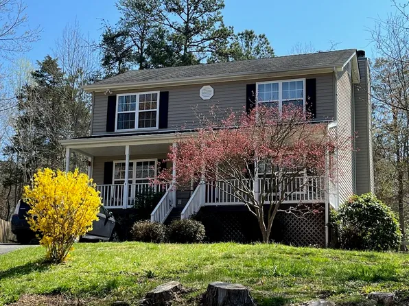 3 Chestnut Ct, Palmyra, VA 22963
