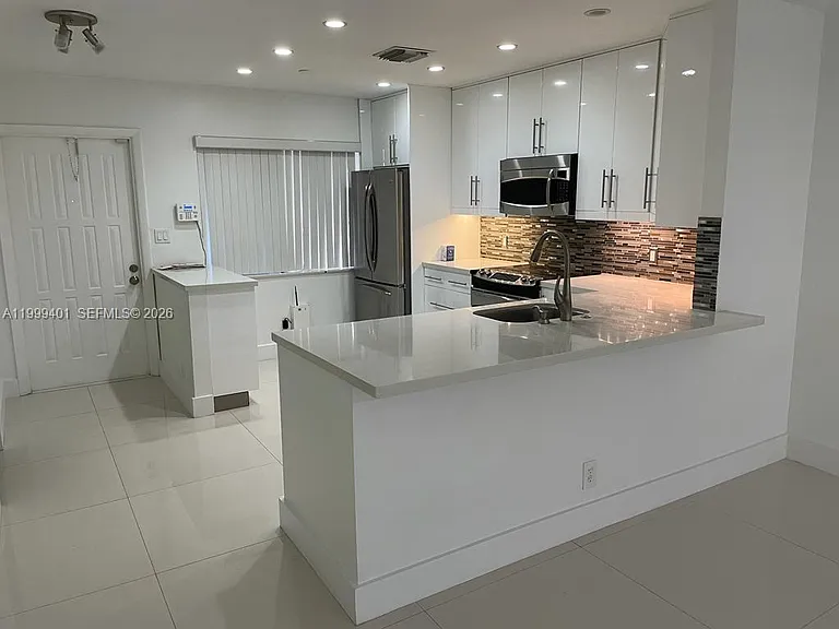 454 Lakeview Dr #2 — Photo 5
