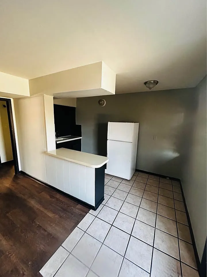 1 bed, $1,200 — Photo 1