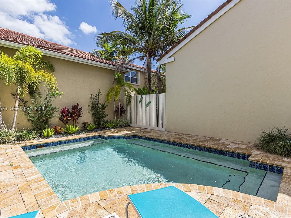 1st image of 1125 Queen Palm Ct