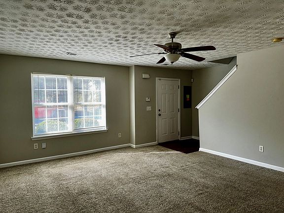 3rd image of 5554 Pineridge Ct