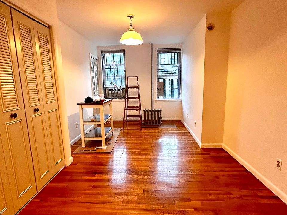1st image of 506 E 5th St APT 1