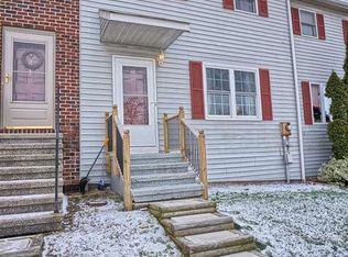 19 Persian Lilac Dr, Etters, PA 17319